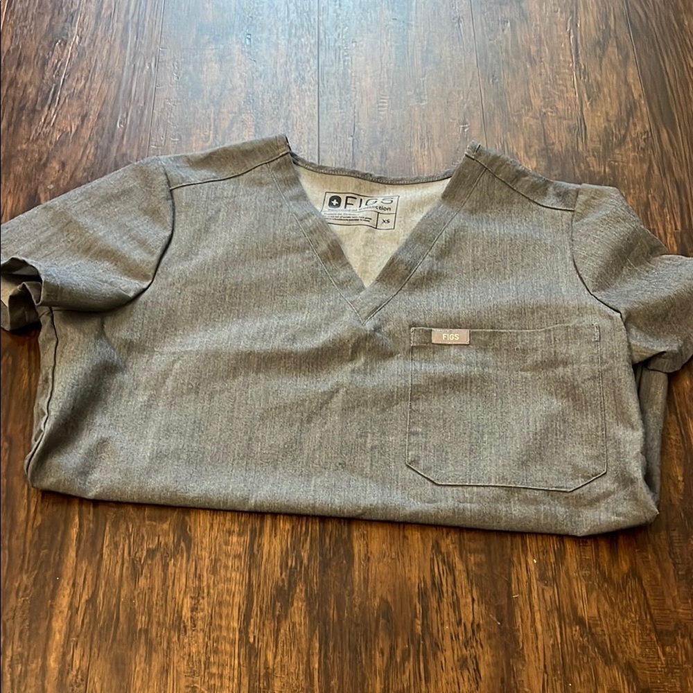 FIGS Graphite Catarina Scrub Top size XS